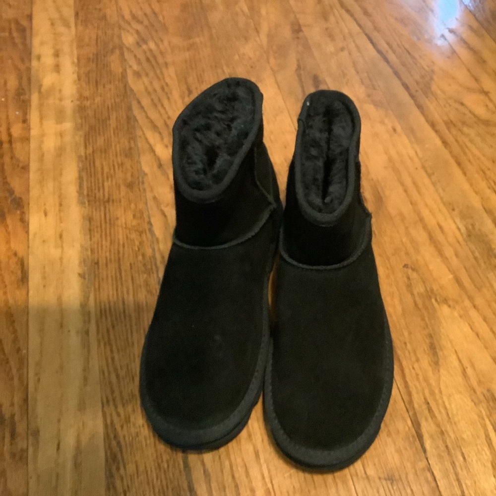 Size 6 black boots brand new never worn